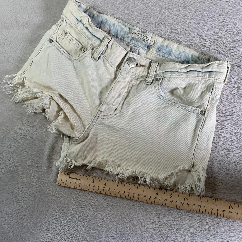 Free People Denim Cutoff Shorts Womens 25 White Raw Hem‎ Frayed Denim Casual